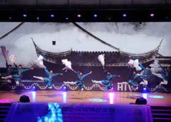 전통예술-택견-퍼포먼스-발광-1