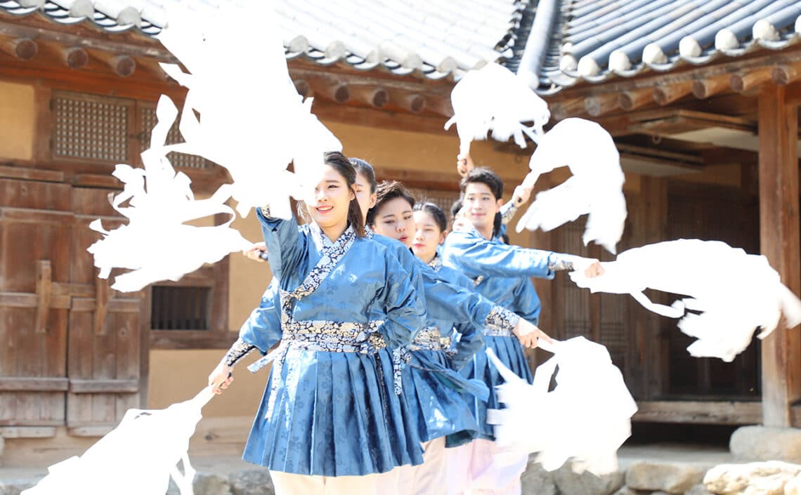 전통예술-택견-퍼포먼스-발광-5