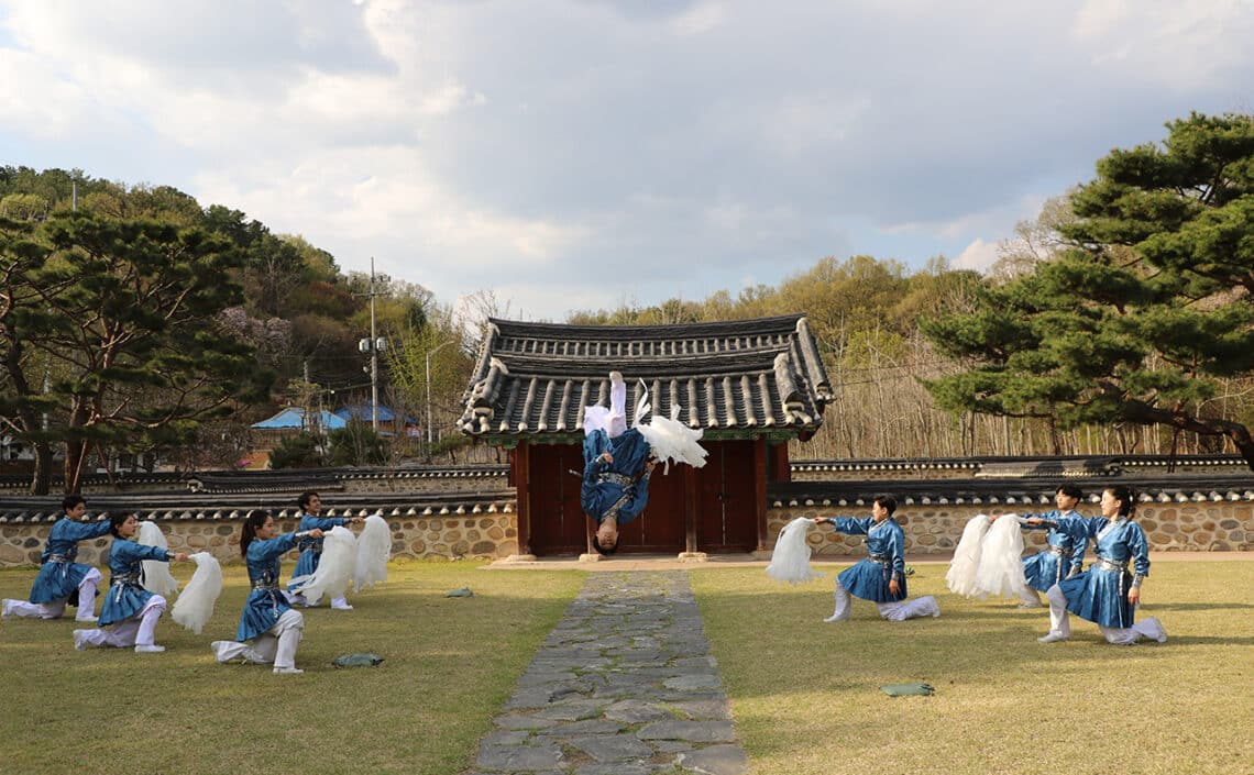 전통예술-택견-퍼포먼스-발광-7